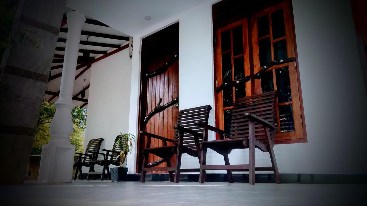 Induwara Safari Resort Udawalawe Exterior foto