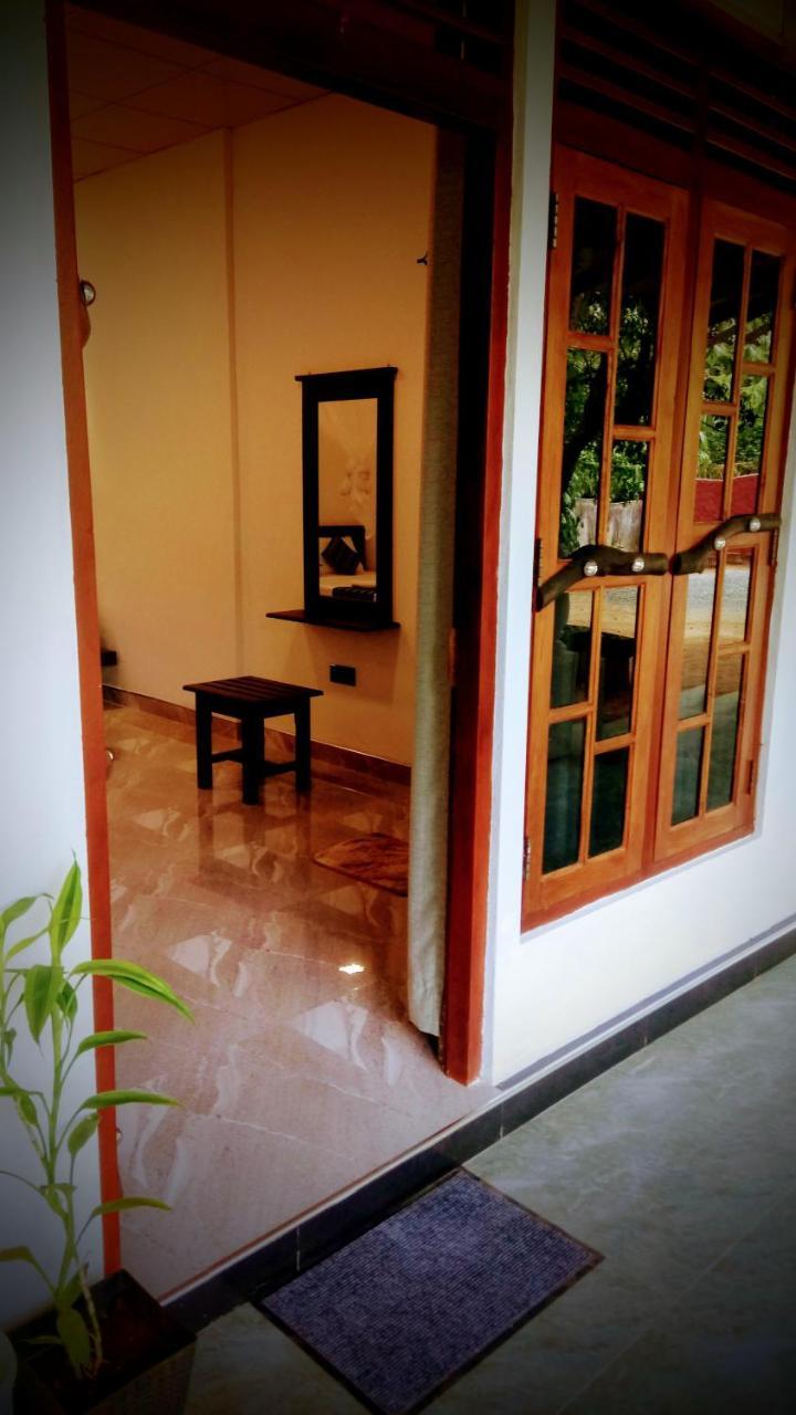 Induwara Safari Resort Udawalawe Exterior foto
